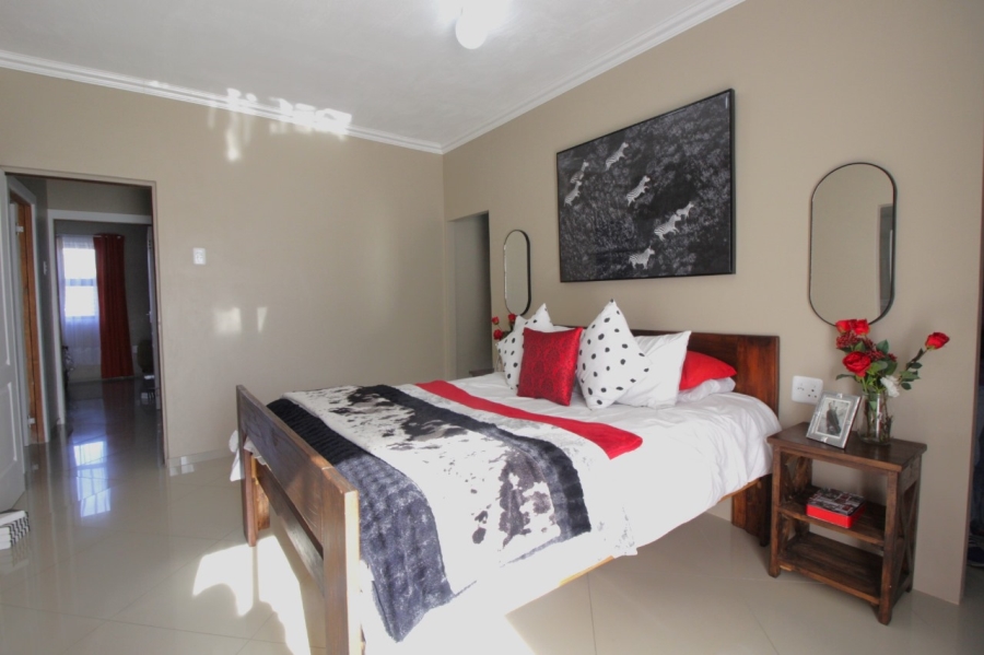 3 Bedroom Property for Sale in Wavecrest Eastern Cape